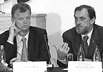 Miomir �u�ul s ministrom vanjskih poslova Srbije i Crne Gore Vukom Dra�kovi�em tijekom susreta u Ohridu